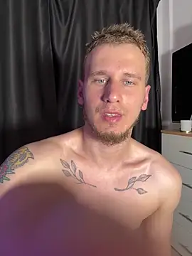 Snapshot of vance_love chatting on June 2026 05:40:02 PM vance love online show from June 2026 05:40:02 PM