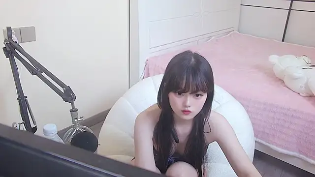 NINI531 online show from April 2026 11:33:01 AM