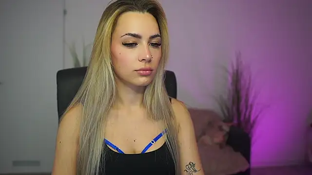 LegallyBlonde18 online show from April 2026 12:33:01 PM