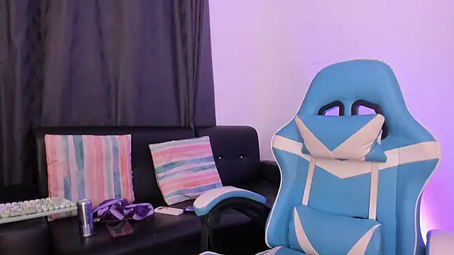 Sunny Page online show from April 2026 04:06:02 AM