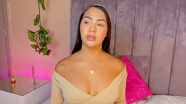 Snapshot of angelicaa_garcia chatting on April 2026 12:14:01 PM angelicaa garcia online show from April 2026 12:14:01 PM