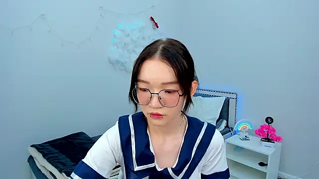 Snapshot of syuri_sun chatting on June 2026 01:36:01 PM syuri sun online show from June 2026 01:36:01 PM
