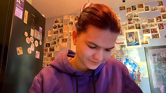 DarylLarrow online show from April 2026 04:01:01 AM