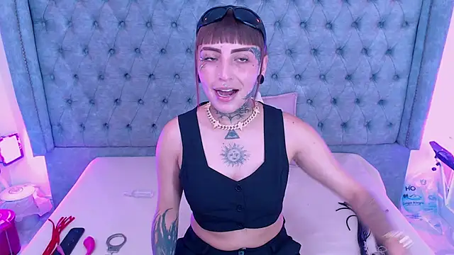 Gyal Smith online show from April 2026 03:37:01 AM