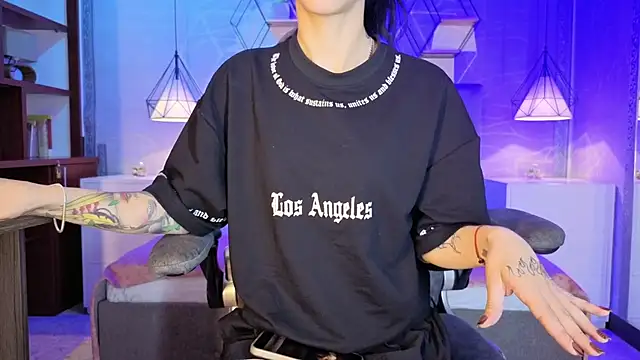 lhiamfitt10 online show from April 2026 02:50:01 PM