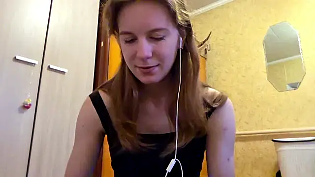 DonnaKuc online show from April 2026 06:13:05 AM