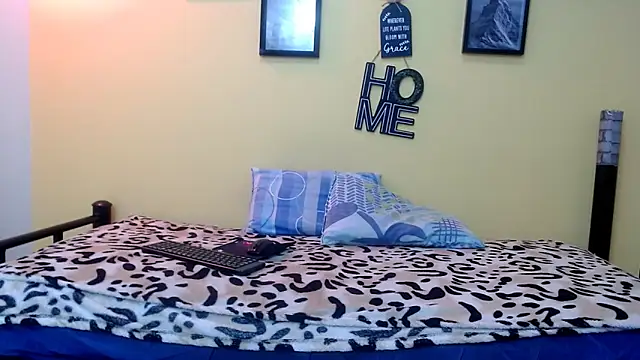 18dulcegatita online show from April 2026 07:31:02 PM