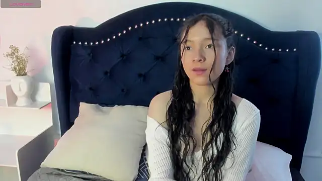 Honney Bunny18 online show from April 2026 02:39:01 PM