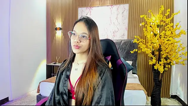 Vi zzy online show from April 2026 07:15:01 PM