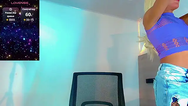 SinnthyaFoxxy online show from April 2026 07:40:01 PM