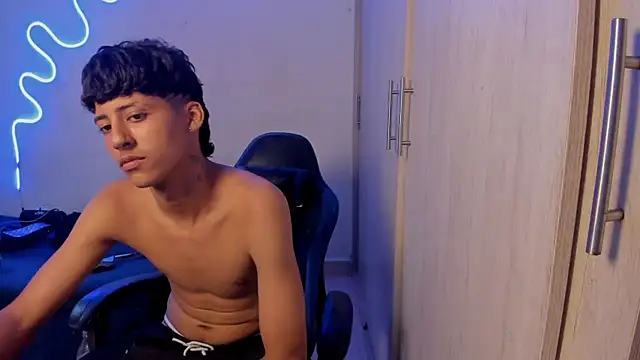 dante martinez online show from April 2026 08:17:02 PM