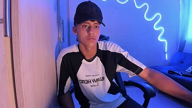 dante martinez online show from April 2026 07:26:01 PM