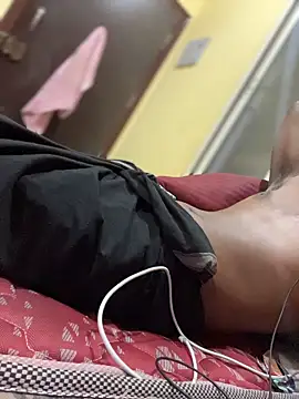 jiwoox online show from April 2026 10:18:01 AM