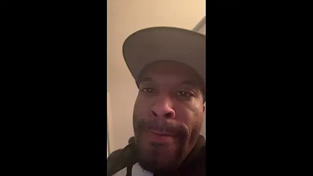 JRNBLU44 online show from April 2026 11:18:02 PM