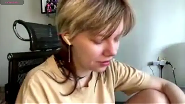 MadalynNosel online show from April 2026 07:13:02 AM