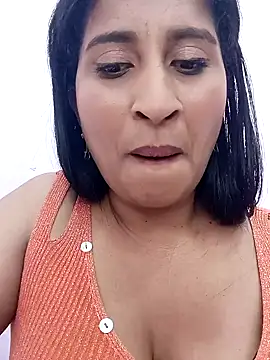 SofiaMendez1  online show from April 2026 07:07:02 PM