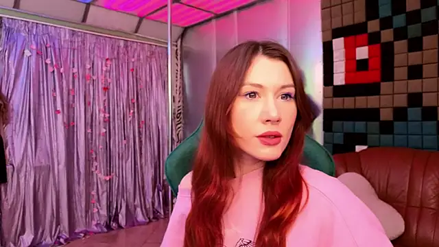 Snapshot of northern_moon chatting on April 2026 05:18:02 AM northern moon online show from April 2026 05:18:02 AM