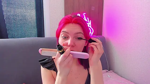 Marie Reyess online show from April 2026 05:57:01 AM