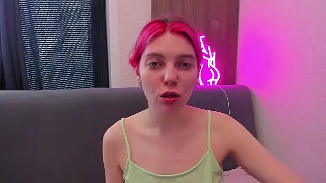 Marie Reyess online show from April 2026 03:20:02 AM