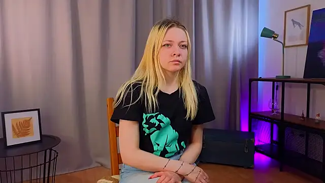 OliviaCaffery online show from April 2026 12:27:02 PM