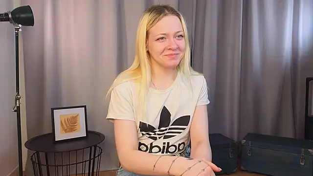 OliviaCaffery online show from April 2026 04:19:01 PM