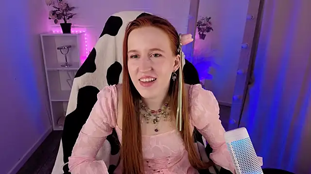 EvaBellea online show from April 2026 01:11:01 PM