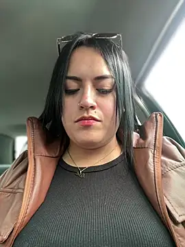 Lesli 26 online show from April 2026 06:01:02 PM