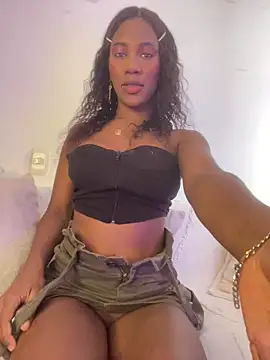 LucianaM 13 online show from April 2026 03:29:01 PM