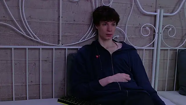 EdwardHogan online show from April 2026 03:54:01 PM