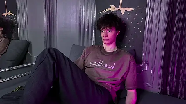 EdwardHogan online show from April 2026 03:50:02 PM