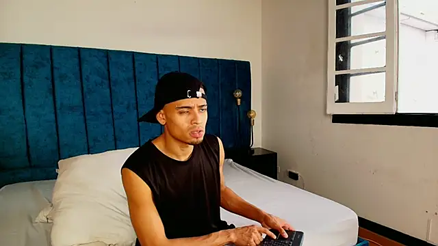 Pablo Cruzz online show from April 2026 07:40:02 PM