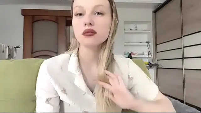 ElvieTribou online show from April 2026 08:06:01 AM