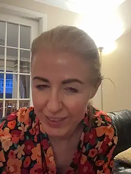 Laylaskyexx online show from April 2026 05:01:02 AM