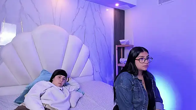 Elisa n Emma online show from April 2026 08:13:02 PM