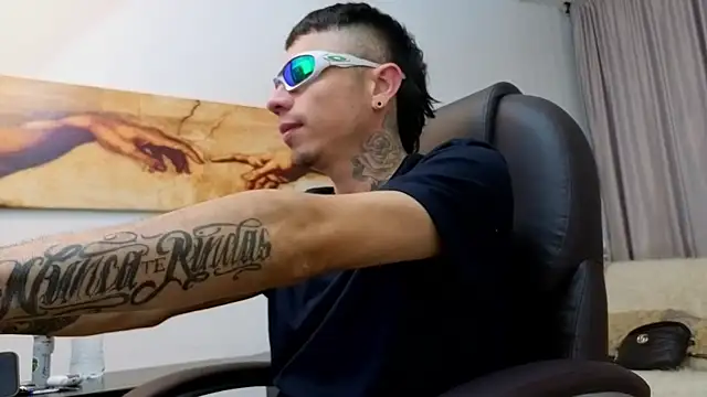 Charlie Foxie online show from April 2026 08:07:02 PM