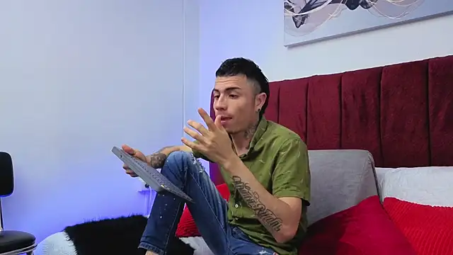 Charlie Foxie online show from April 2026 03:50:02 AM