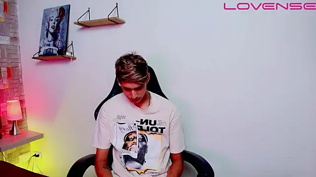 flaquito    online show from April 2026 08:24:02 PM