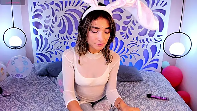 alma rose  online show from April 2026 06:33:02 PM