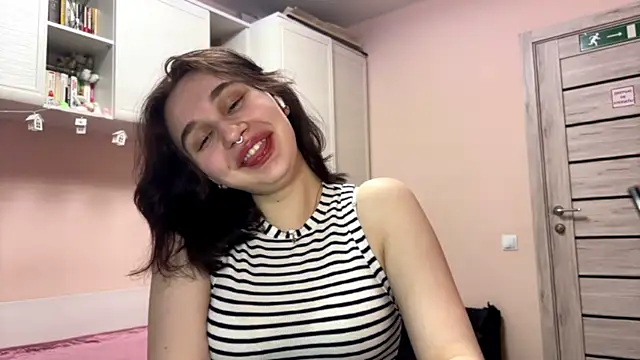 NoraSweetie online show from April 2026 05:29:01 PM