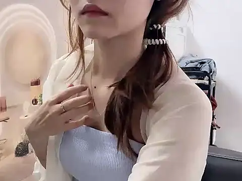    Nami    online show from April 2026 12:34:01 AM