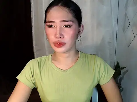 Snapshot of urasiankylie chatting on May 2026 08:01:01 AM urasiankylie online show from May 2026 08:01:01 AM