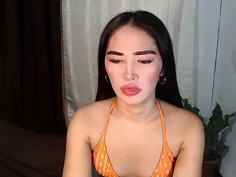 Snapshot of urasiankylie chatting on May 2026 06:28:02 PM urasiankylie online show from May 2026 06:28:02 PM