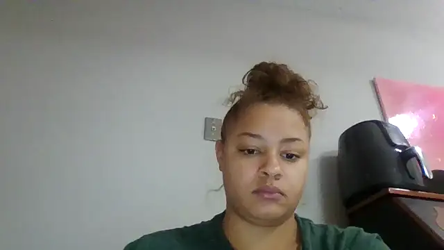 madzbailey online show from April 2026 03:28:02 PM