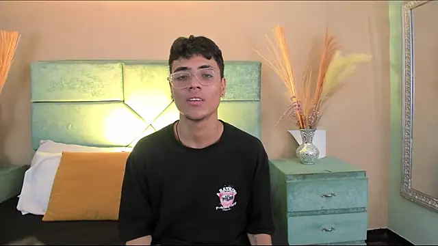 DannTaylor online show from July 2026 08:33:01 PM