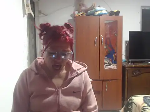 Snapshot of amber_squirtsx chatting on June 2026 01:43:02 AM amber squirtsx online show from June 2026 01:43:02 AM