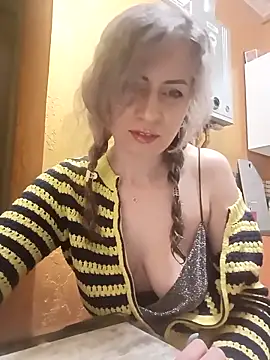 TaynaSecret online show from April 2026 08:31:01 PM