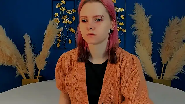 Lina Veyra online show from April 2026 11:13:02 AM