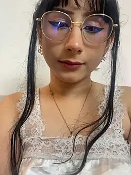 Miaa HarperX  online show from April 2026 10:44:01 PM