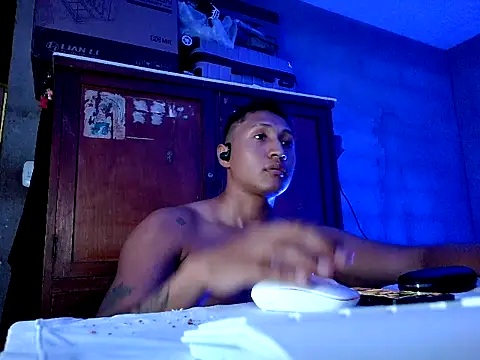 JuanchoCol  online show from April 2026 11:29:01 PM