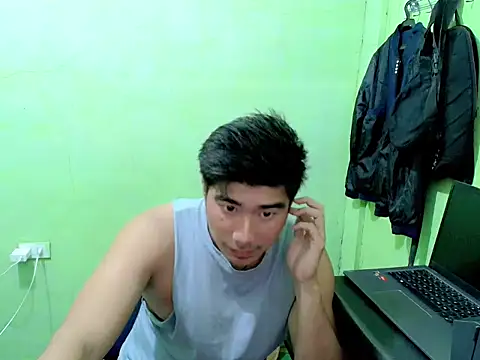 Hunkfireman online show from April 2026 01:11:01 AM